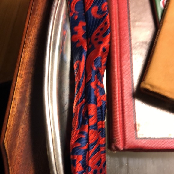 Retro Tie - Picture 8 of 9